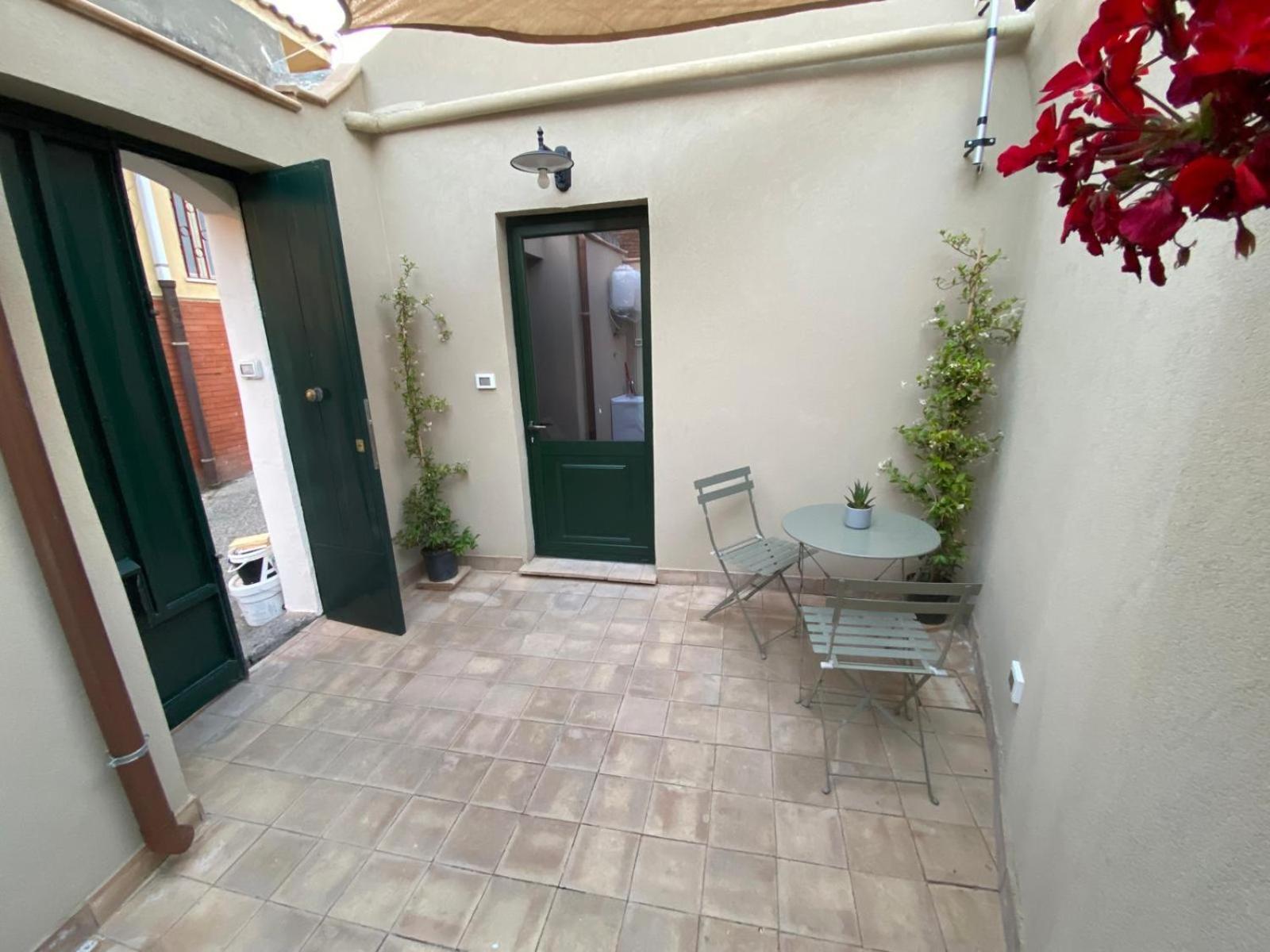 Le 2 Volte Casa Vacanza Ачиреале Экстерьер фото